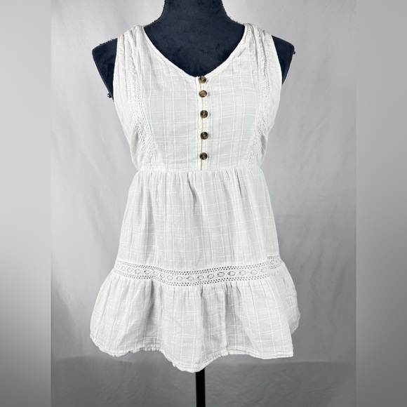 torrid Tops - Torrid White Sleeveless Blouse w/ Embroidered Details